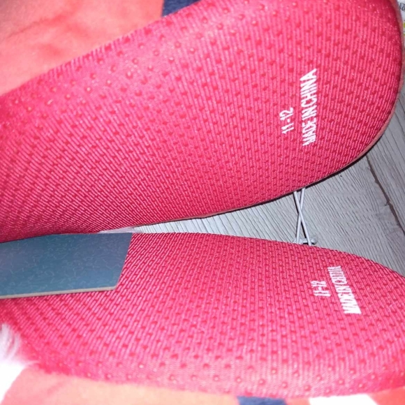 Squishmallow Santa slippers - Picture 3 of 3